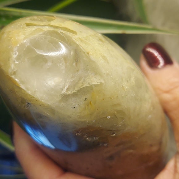 Green Serpentine Crystal Heart Healing New Beginnings - Picture 3 of 3